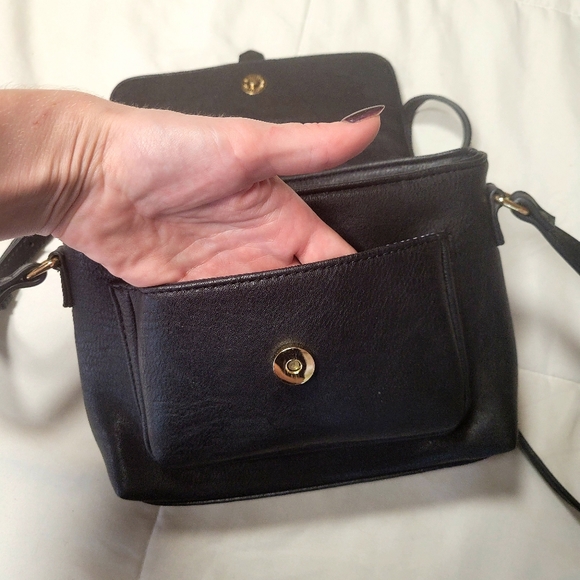 ⚡️EVERYTHING MUST GO⚡️Crossbody purse⚡️WHOLE PAGE $25 &UNDER⚡️ - Picture 2 of 7